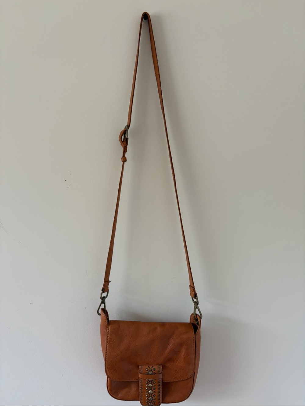 Leather Crossbody Saddle Bag in Tan 8x9 strap drop at longest 26